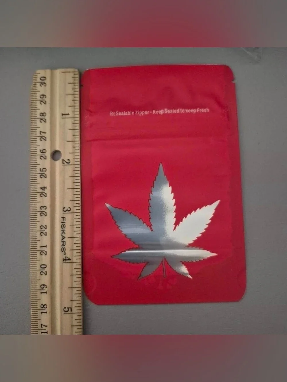 Blue, Green, and Red Party Favor Bags with Leaf Design 50 Count